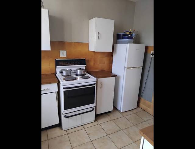 5 BEDROOM APARTMENT FOR SALE IN SUNNYSIDE